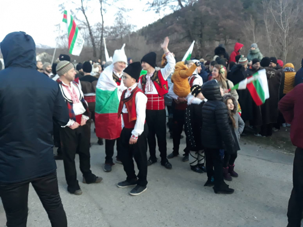   Най-малкият участник в тазгодишното Богоявленско хоро в Калофер е 2-годишният Димо Спасов Жулев СНИМКИ