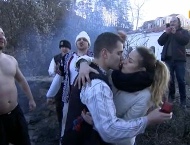Приятелката на Кирил никога няма да забрави изненадата, която получи на Йордановден ВИДЕО 