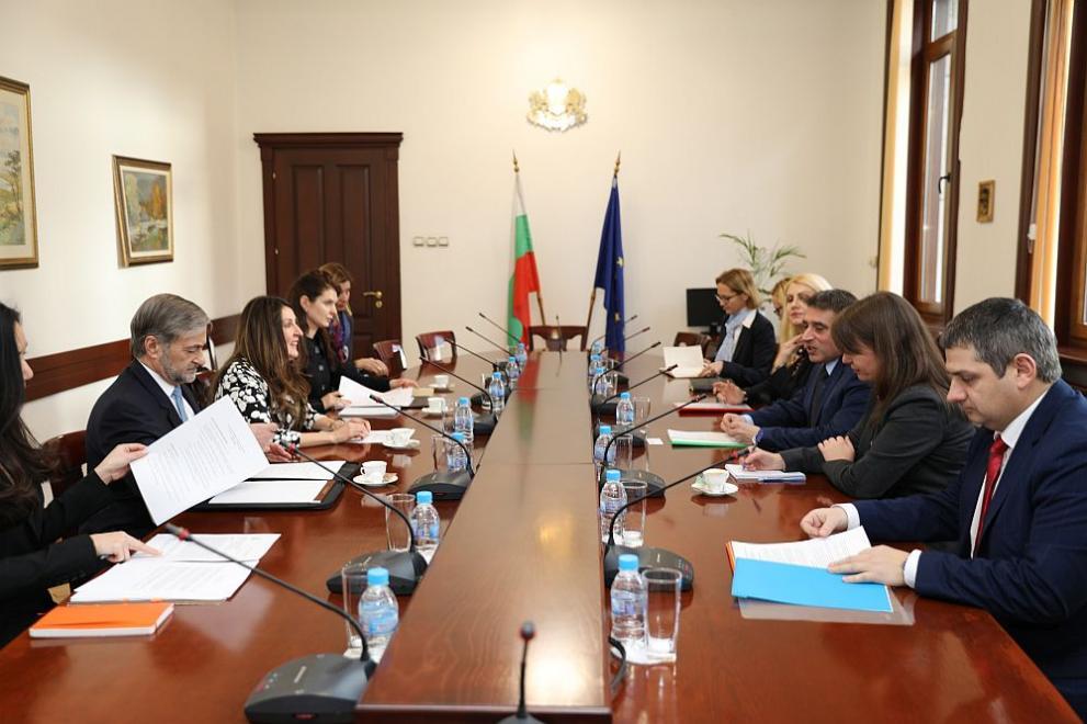 Херо Мустафа и Джесика Ким се срещнаха с правосъдния министър СНИМКИ