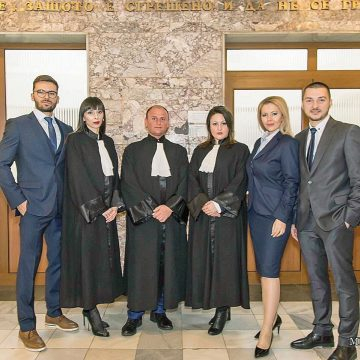 Наш адвокат въведе 4-дневна работна седмица в канторите си 