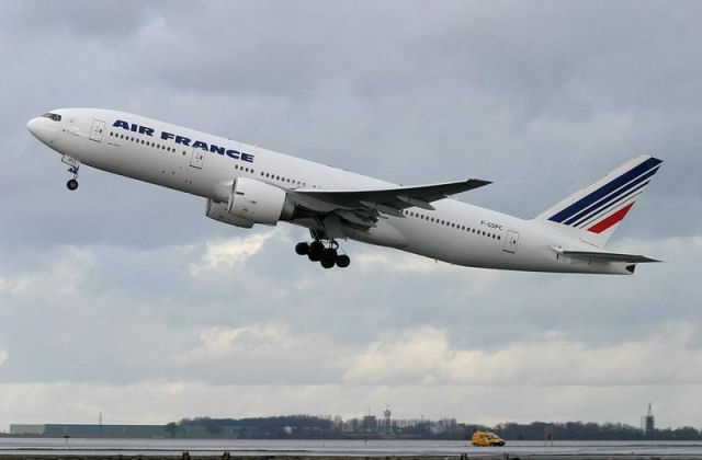 Откриха труп на дете в колесника на самолет на Air France в Париж 