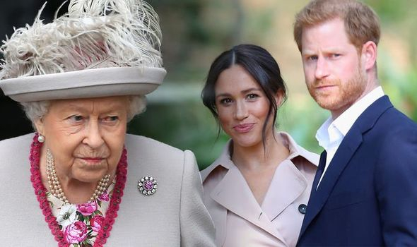 The Sun: Елизабет II е в шок и дълбоко натъжена от необмисленото решение на Хари и Меган