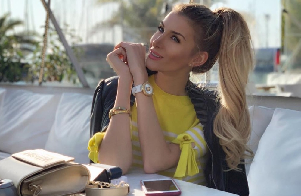 Мис България се съблече на екзотичен плаж и... СНИМКИ 18+