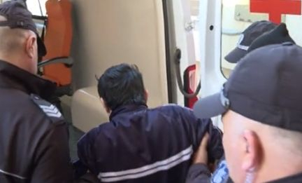 Окован и по анцуг се появи Мартин, изнасилил и убил Кристин от Сотиря СНИМКИ