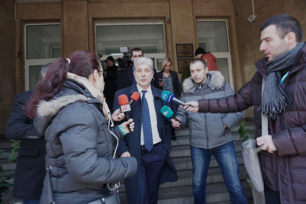 Отведоха министър Нено Димов за разпит в спецпрокуратурата