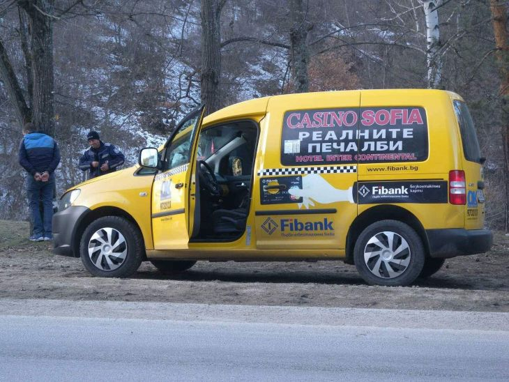 Само в БЛИЦ: Пиян клиент открадна такси в София, ето какви ги сътвори на пътя за Велинград 