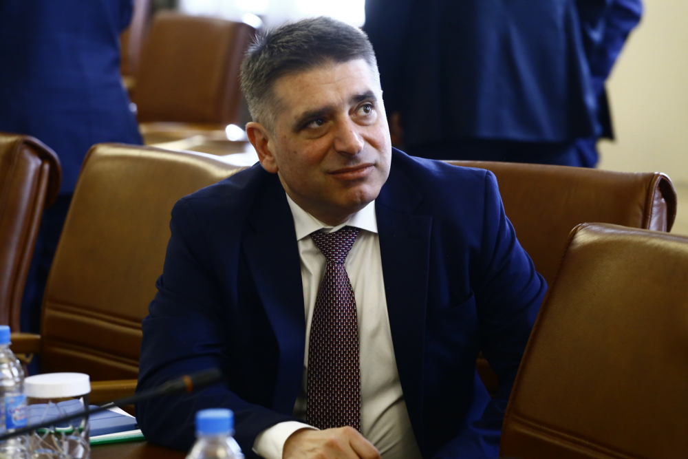 Първо в БЛИЦ! Данаил Кирилов подаде оставка