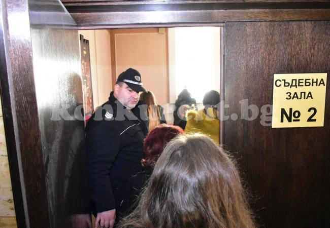 Извергът от Галиче не можа да си каже ЕГН-то в съда и пожела да остане в ареста СНИМКИ