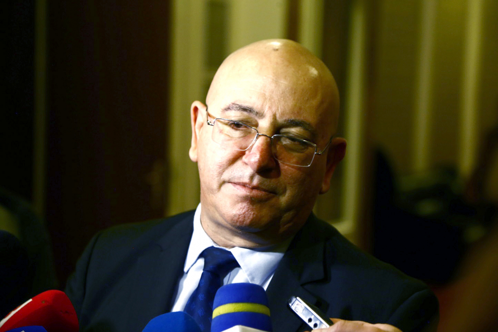 Емил Димитров с нови мерки за горенето на боклуци в ТЕЦ "Бобов дол"