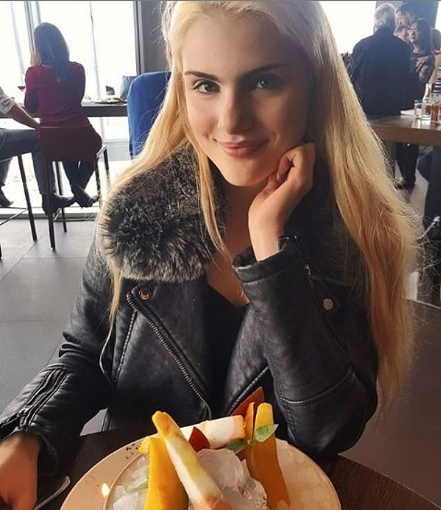 18-г. студентка изкарва по 18 бона месечно от шест „богати татенца“ СНИМКИ