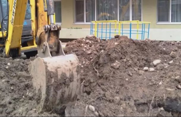 Авария превърна столичен блок в сауна