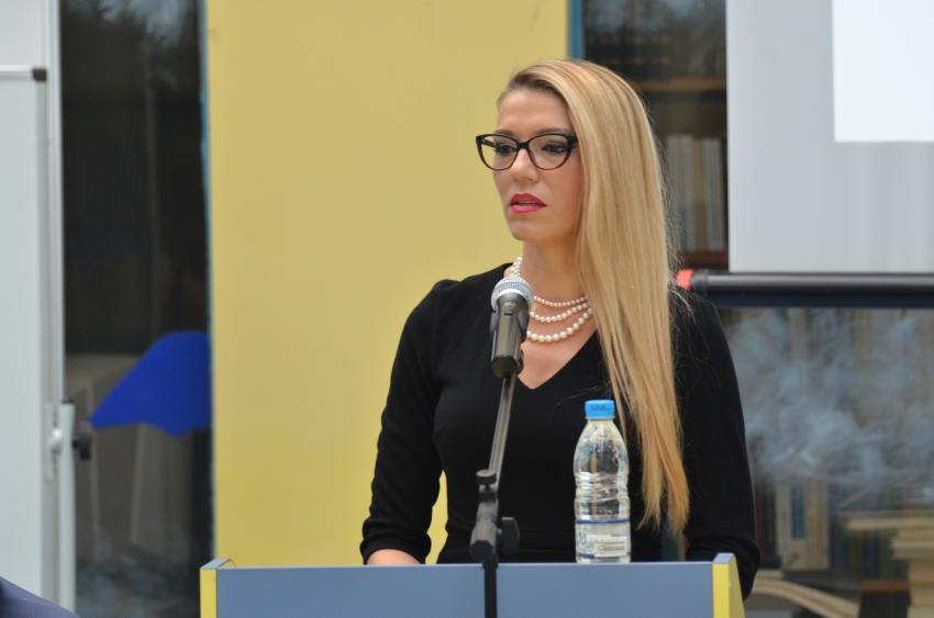 Родна красавица срина Меган Маркъл и принц Хари