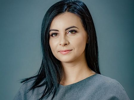 Красивата и млада Мария ще прави нещо уникално в Бургас