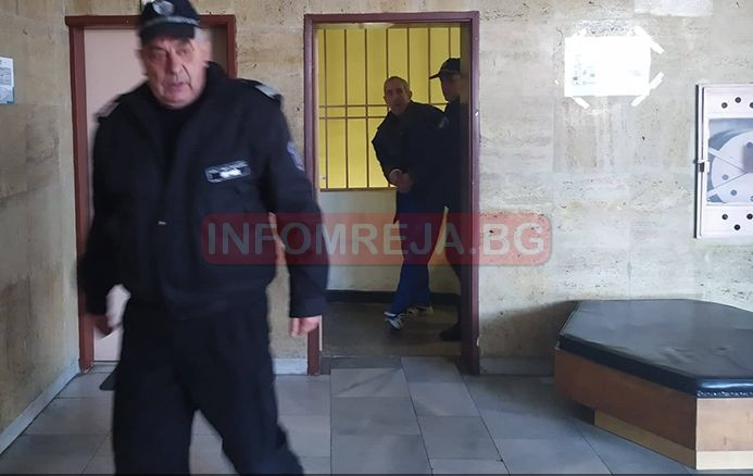 Хорър в Кюстендил! Сашо убил съпругата си, облякъл я за погребение и викнал катафалка СНИМКИ