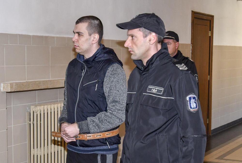 Убиецът на Дарина и малката Никол изнагля в съда! Иска родителите й да... СНИМКИ