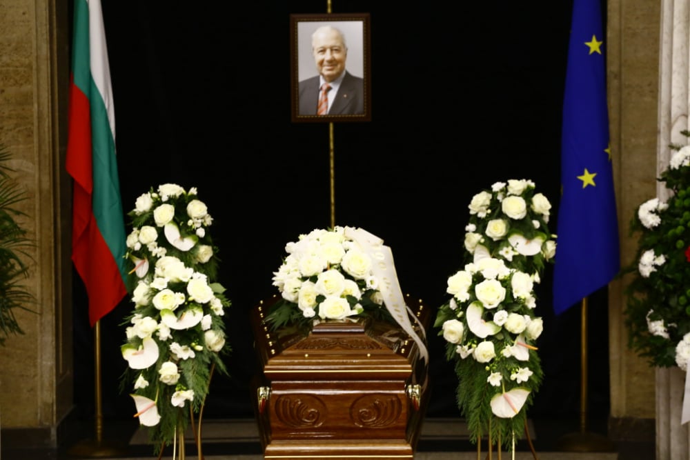 България се сбогува с академик Благовест Сендов СНИМКИ