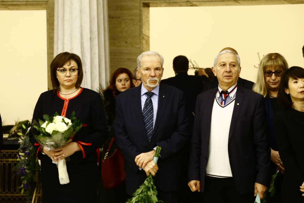 България се сбогува с академик Благовест Сендов СНИМКИ