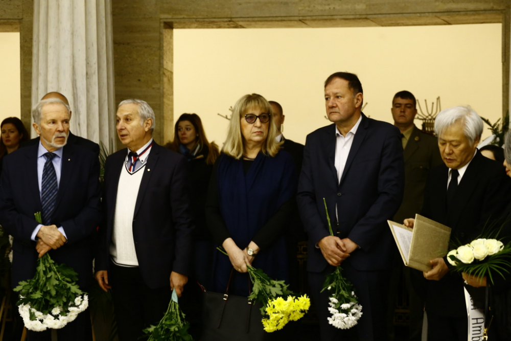 България се сбогува с академик Благовест Сендов СНИМКИ