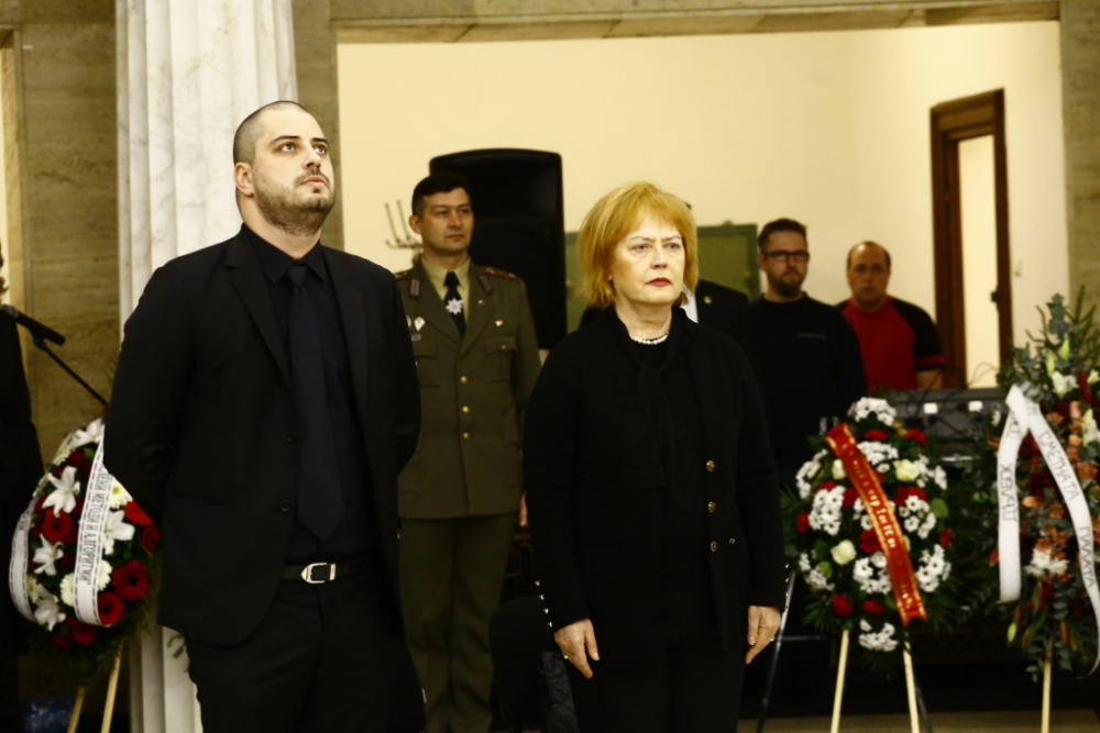 България се сбогува с академик Благовест Сендов СНИМКИ