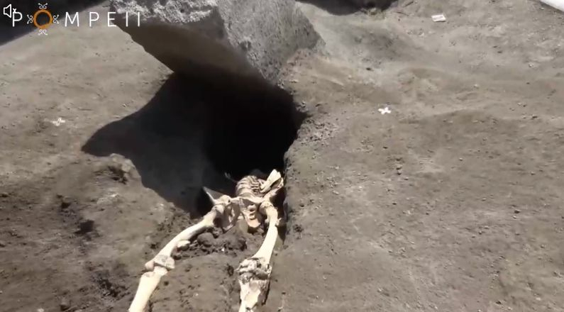 Невероятна находка по Везувий: Намериха стъклен мозък на човек ВИДЕО
