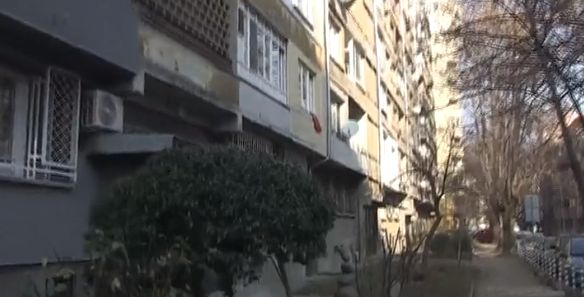 БЛИЦ TV: Скулптура, която бори гравитацията, се появи в София