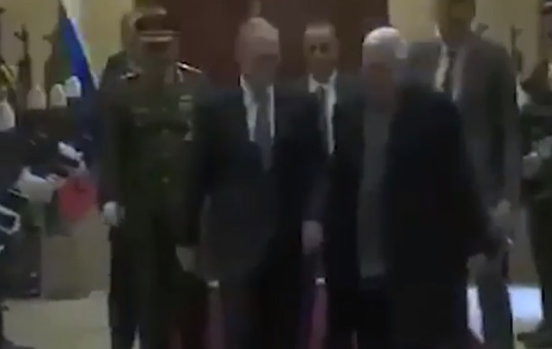 Путин възхити палестинците, наведе се и вдигна от земята... ВИДЕО 