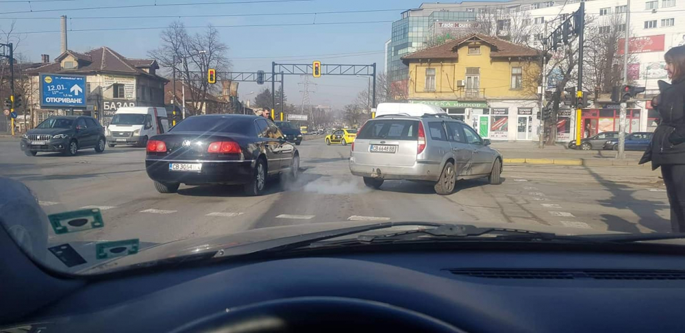 Първо в БЛИЦ! Адско меле в София СНИМКИ