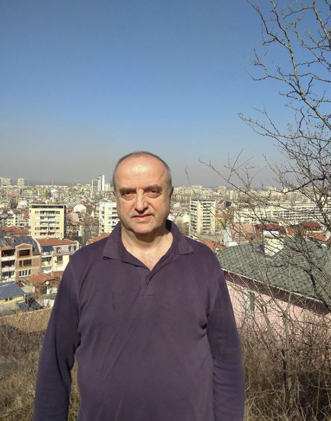 Романтичен таксиджия от Пловдив се превърна в истинска сензация в мрежата СНИМКИ 