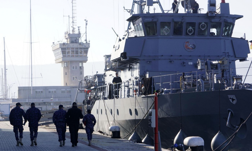 Кораби на НАТО акостираха на морската гара във Варна СНИМКИ