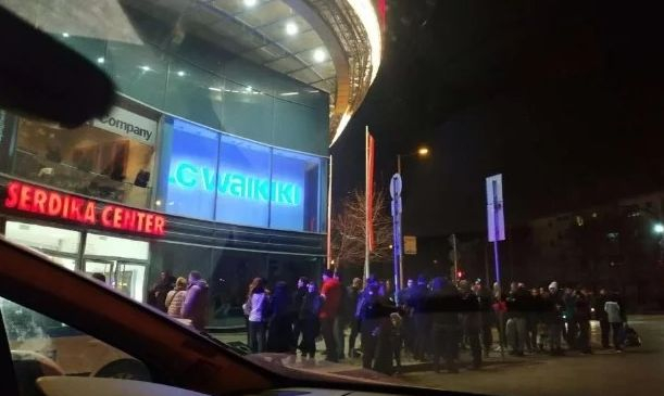 Ексклузивни разкрития: Ето кой е предизвикал паниката пред мол "Сердика"