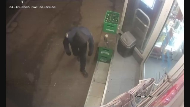 Четирима маскирани с ножове обраха денонощен магазин с нова тактика СНИМКИ