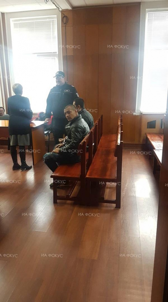 По 15 години затвор за двамата цигани, убили брутално офицер от Белослав