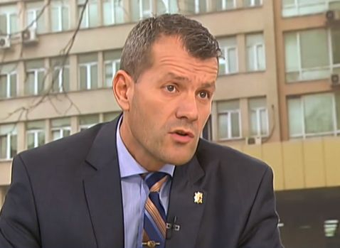Боян Расате съчини нечувана версия за гръмналия се в ДАНС Емил 