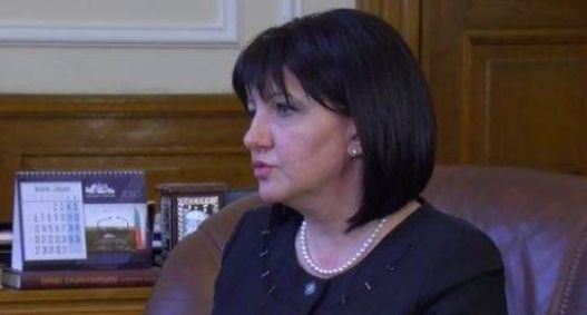 Караянчева с тежки думи към опозицията след вота на недоверие 
