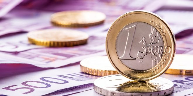 Финансист обясни има ли риск за българите при влизане в "чакалнята" на еврозоната