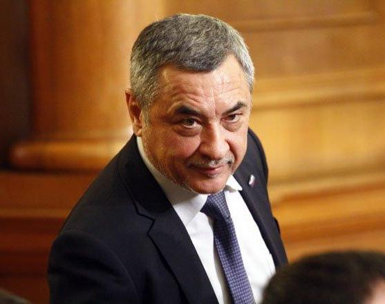 Валери Симеонов: В Закона за хазарта няма пропуск