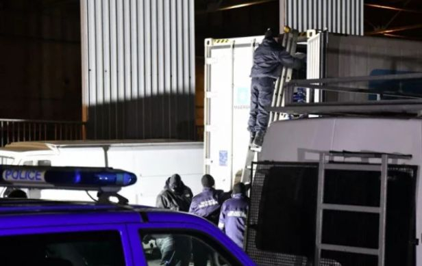 Първо ВИДЕО от акцията със задържания кокаин за милиони в София