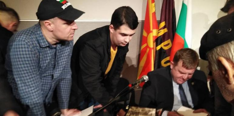 Думи на Каракачанов стреснаха Македония 