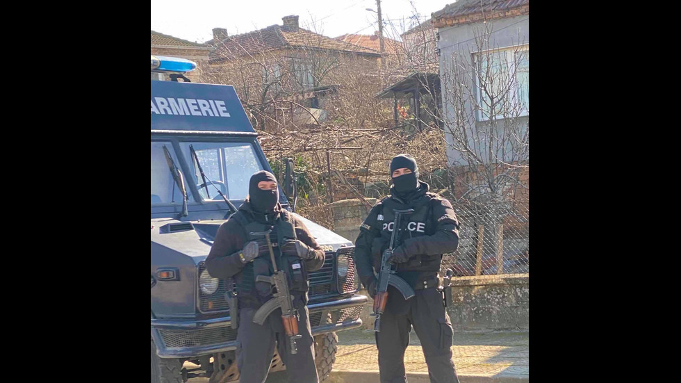 Спецакция на прокуратурата във Варненско, закопчани са 11 престъпници СНИМКИ