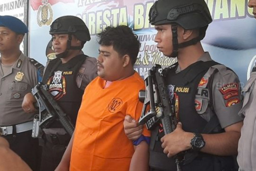 Жена каза на колега, че е дебел, а той я удуши и изгори 