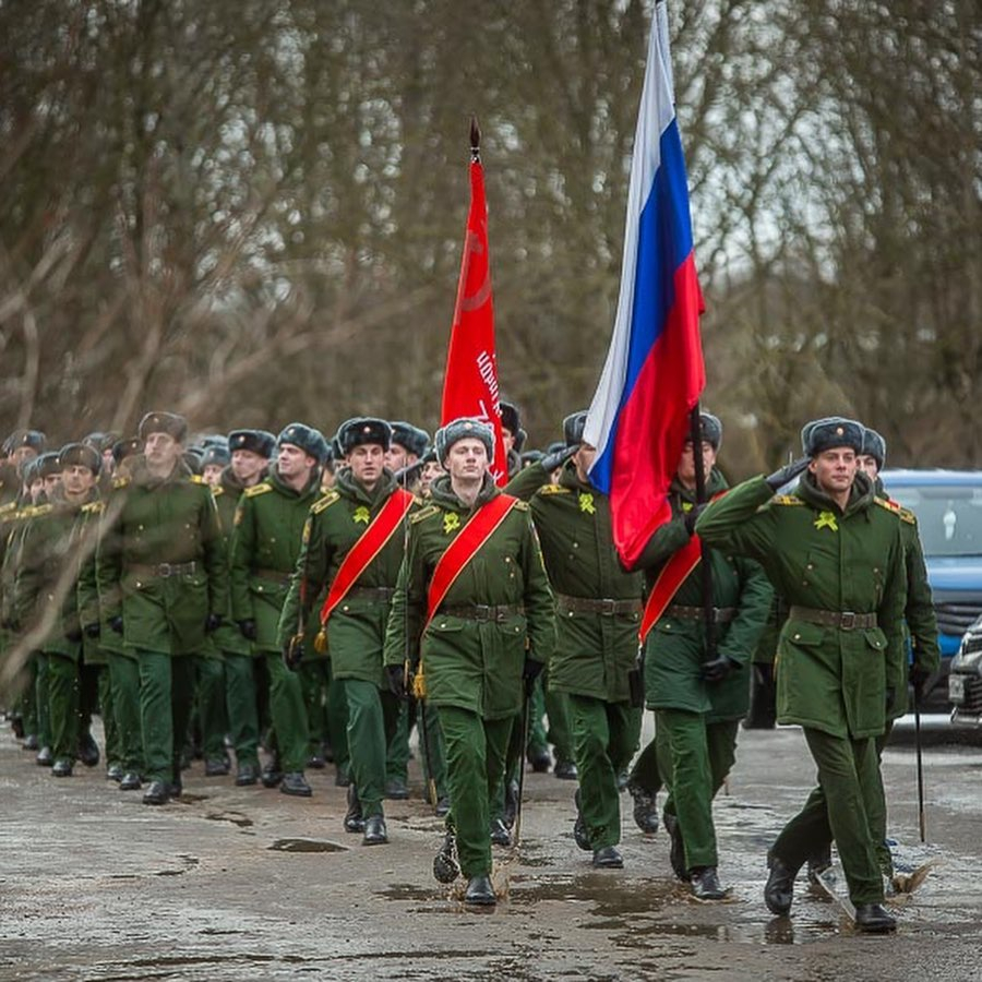 Военен парад само заради един човек? Може, ако е като този герой СНИМКИ 