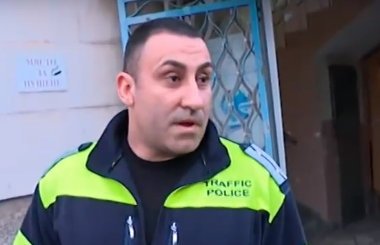 Корумпиран катаджия от Ловеч трупа пачки и живее като бей ВИДЕО 