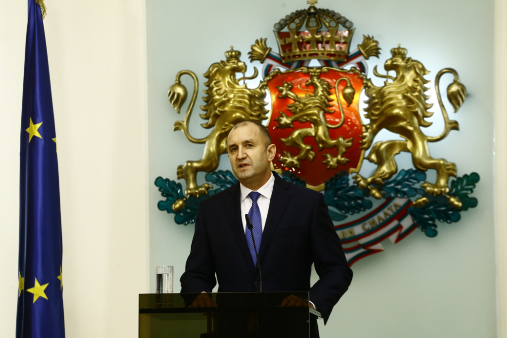 bTV сътвори чутовен гаф с президента Радев СНИМКИ