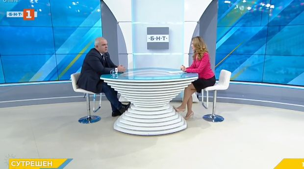 Депутат от ГЕРБ: Борисов работи, а Радев излиза на улицата