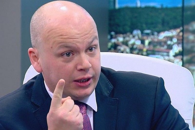 Александър Симов: Измамна се оказа надеждата, че американците ще ни преборят корупцията
