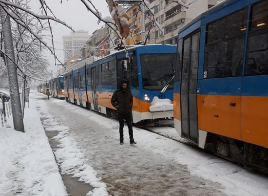 Извънредна ситуация на площад "Славейков" в София СНИМКА