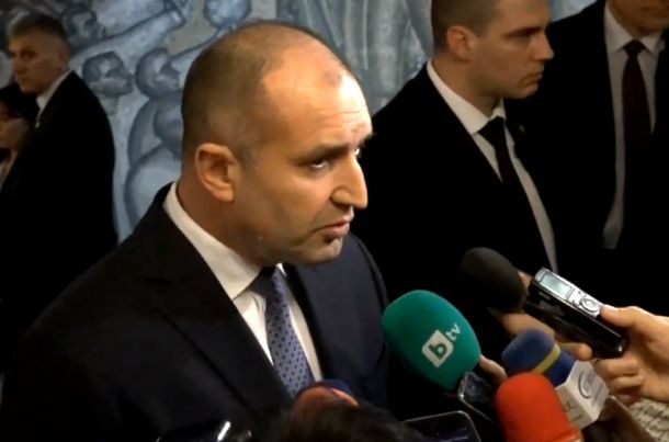 Президентът Радев: Слух е, че искам да правя преврат! ВИДЕО