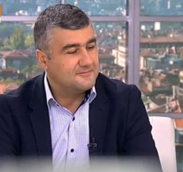 Шефът на млекопреработвателите шокиращо: Има сирене със 70% вода! 