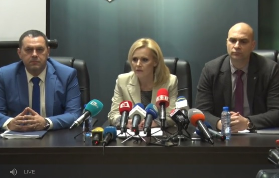 Уникални рушвети: Митничарите на Калотина прибирали такса "почерпка", но връщали ресто