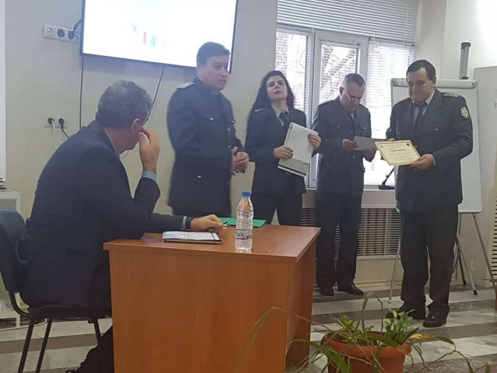Сексапилна пожарникарка от Бургас се оказа... СНИМКИ 